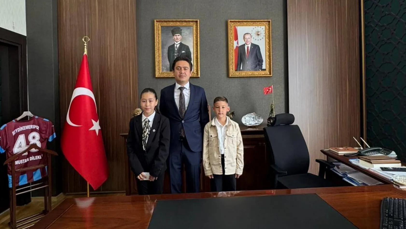 Seydikemer'de 23 Nisan Coşkusu: Kaymakamlık Koltuğu Öğrencilere Devredildi