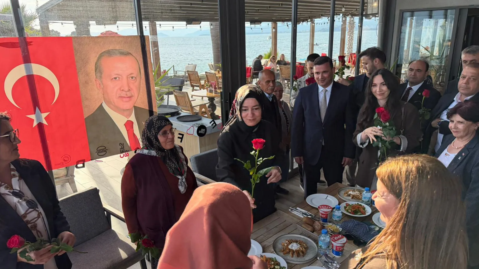 AK Partili Kaya, Fethiye'de şehit yakınları ve gazilerle buluştu