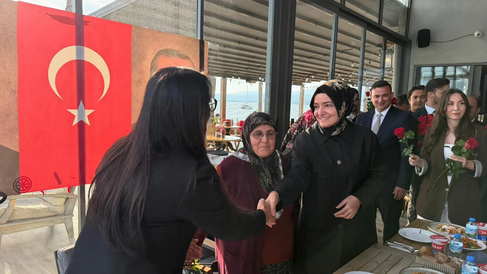 AK Partili Kaya, Fethiye'de şehit yakınları ve gazilerle buluştu