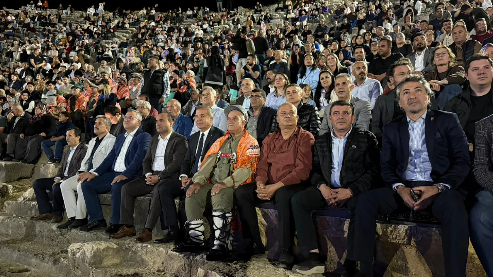 Seydikemer'de Kumluova Domates Festivali, konserlerle taçlandı