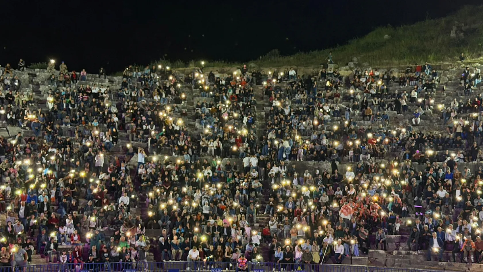 Seydikemer'de Kumluova Domates Festivali, konserlerle taçlandı
