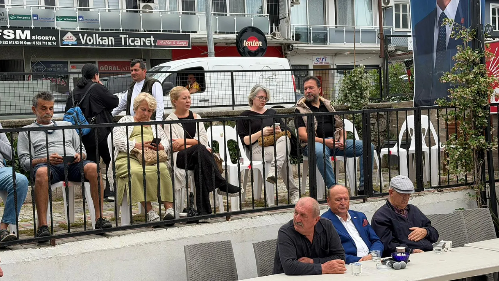 Fethiye'de CHP'liler İlçe Binasında Toplandı