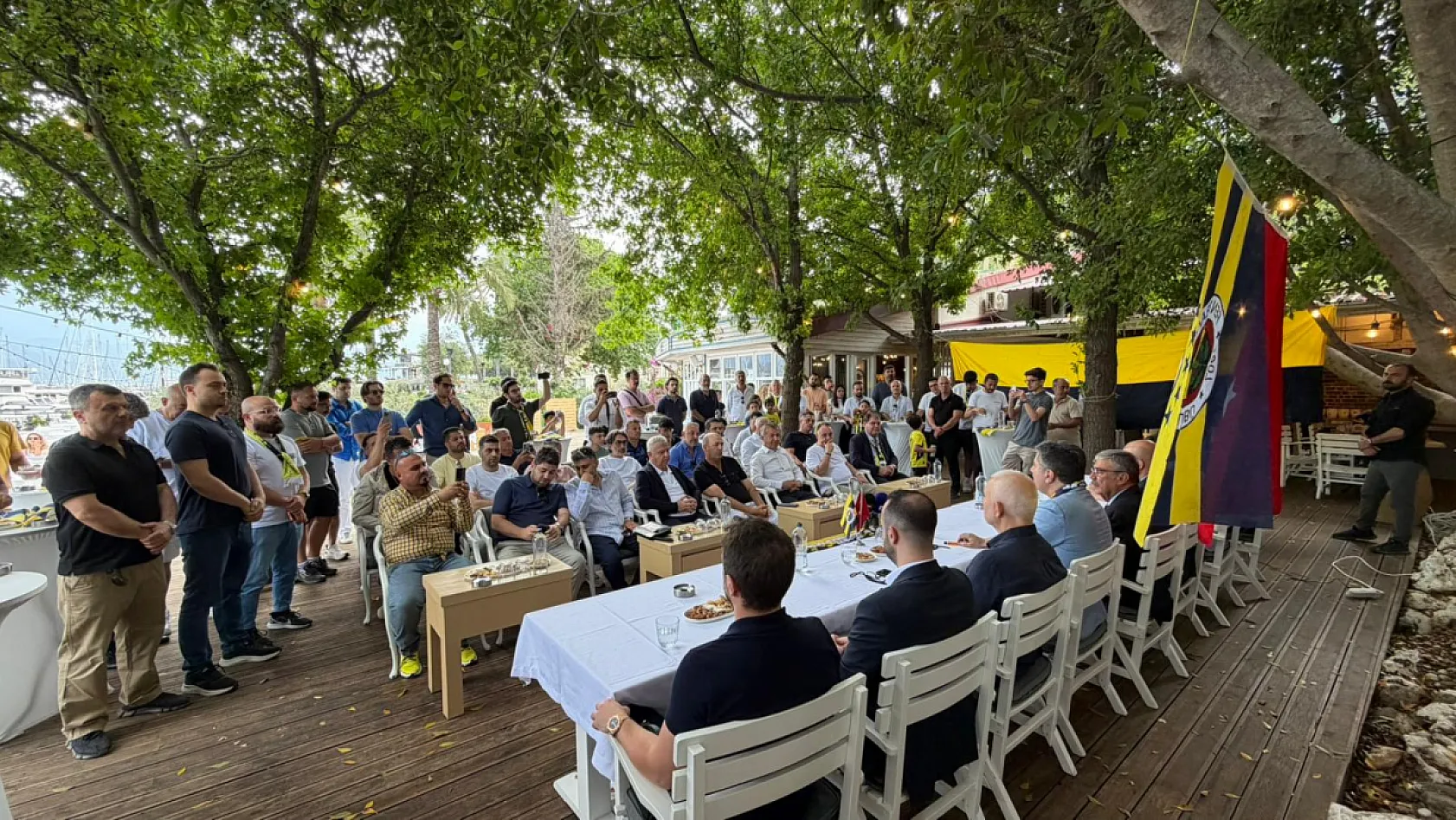 Fenerbahçe Başkan Adayı Hakan Safi, Fethiye'de Coşkuyla Karşılandı