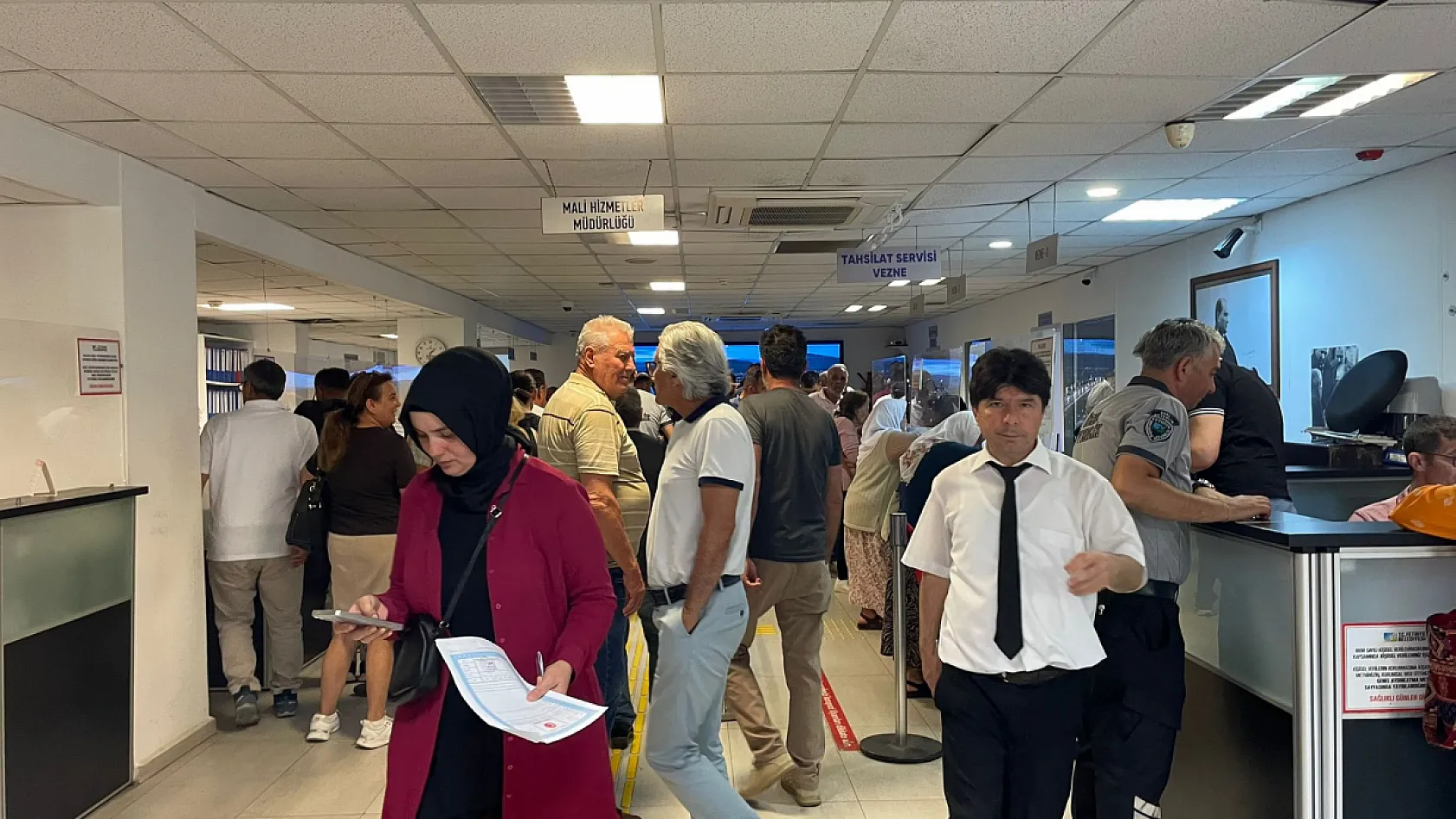 Bugün Son Gün! Fethiye Belediyesi'nde Emlak Vergisi Yoğunluğu