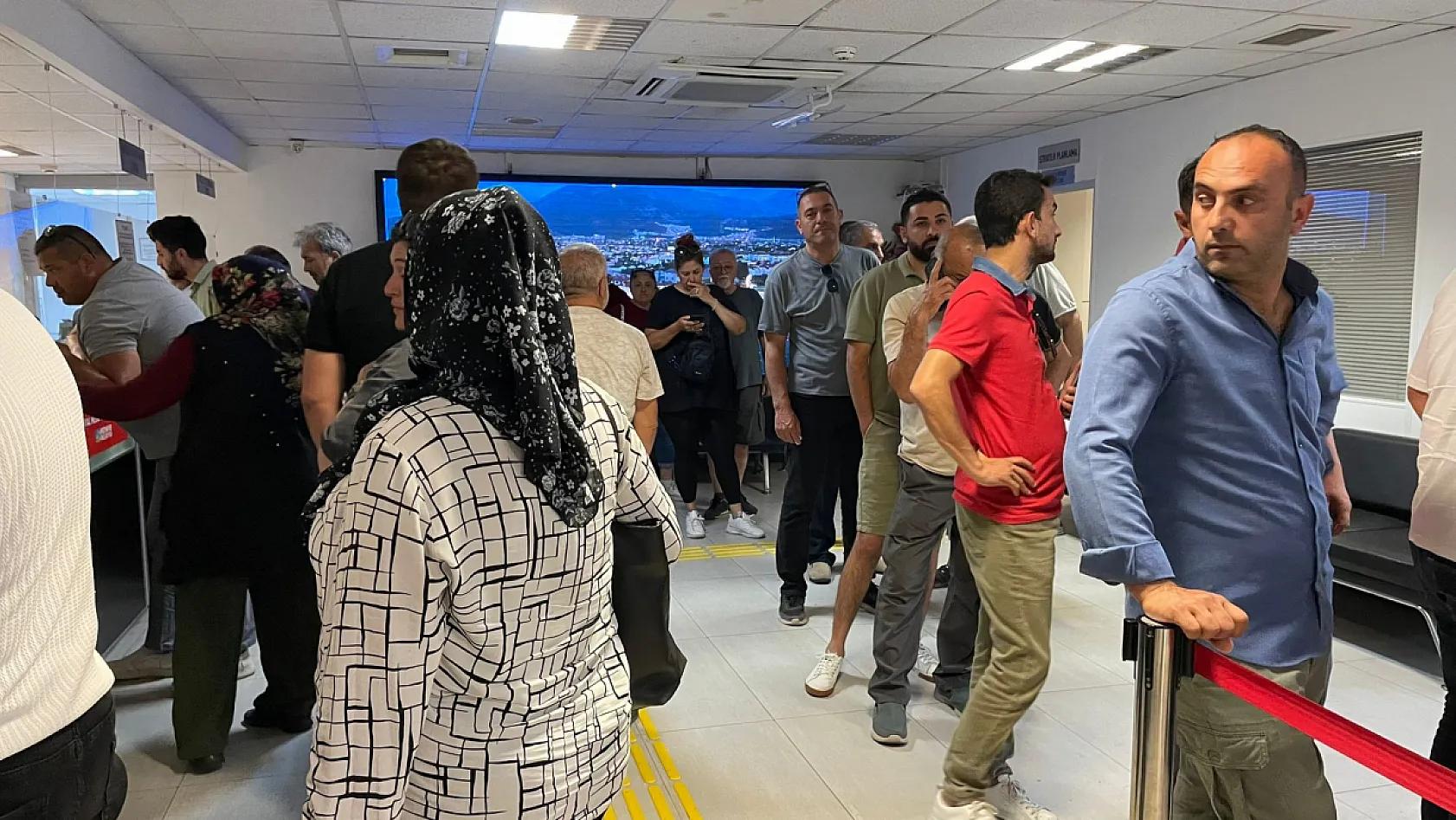 Bugün Son Gün! Fethiye Belediyesi'nde Emlak Vergisi Yoğunluğu