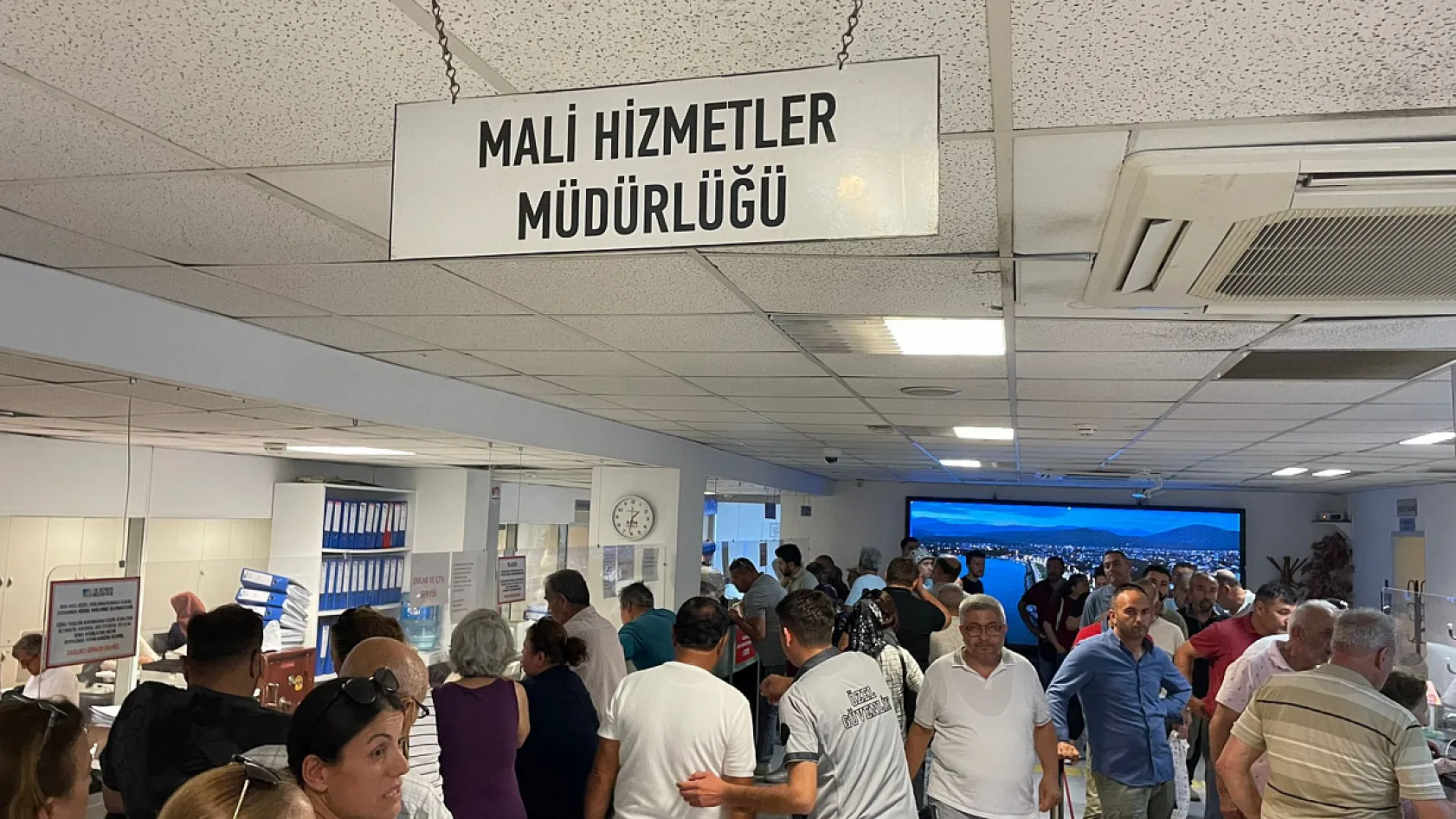 Bugün Son Gün! Fethiye Belediyesi'nde Emlak Vergisi Yoğunluğu