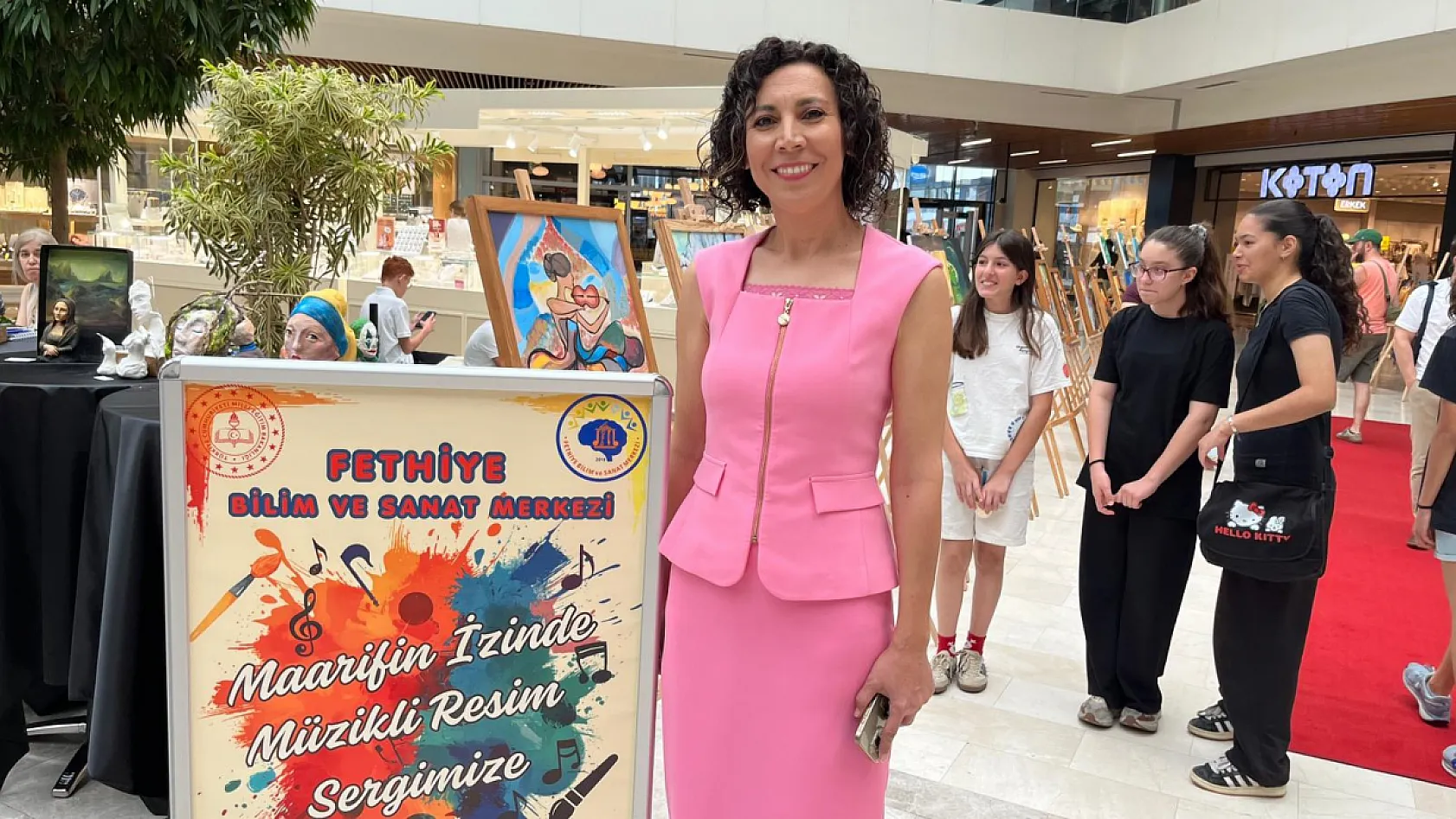 Fethiye'de sanatla dolu sergi: 'Maarifin İzinde Müzikli Resim Sergisi' açıldı