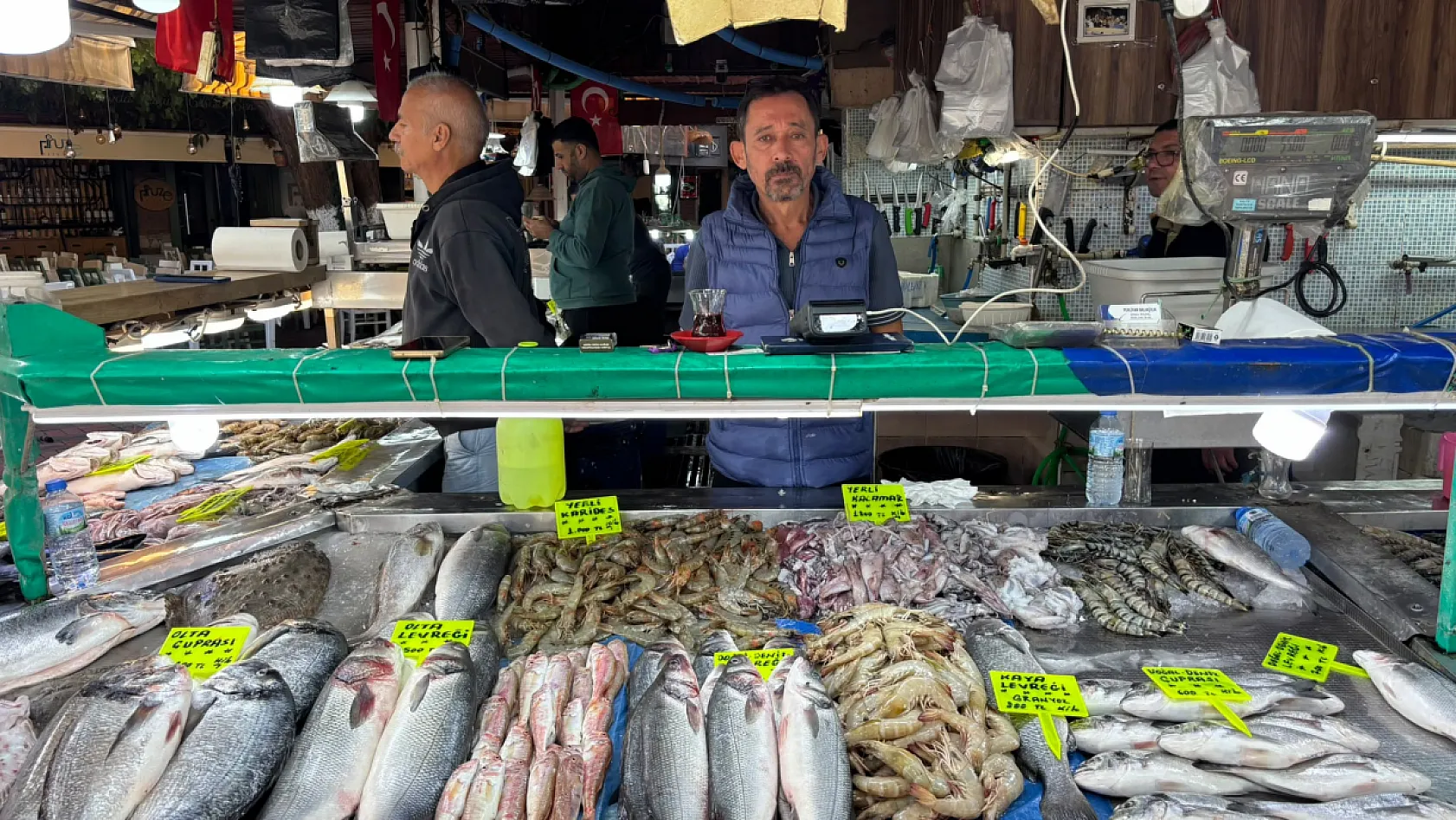 Fethiye Balık Pazarı'nda yeni haftanın tezgâhları açıldı