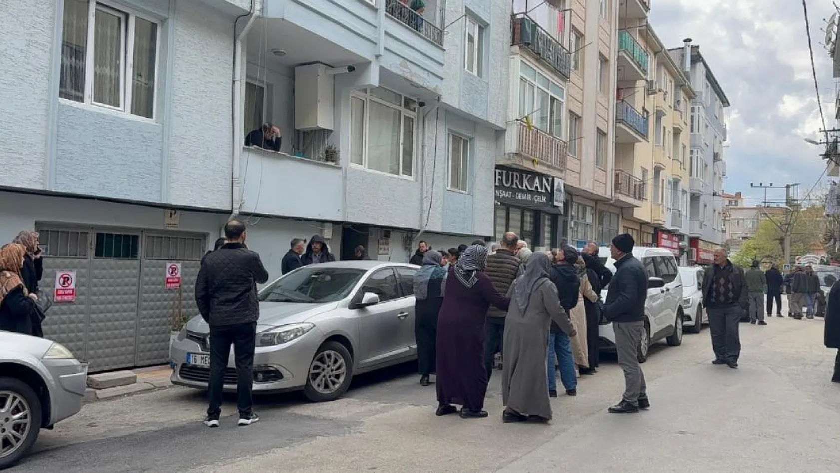 Yaşlı kadın evinde boğazı kesilmiş halde bulundu