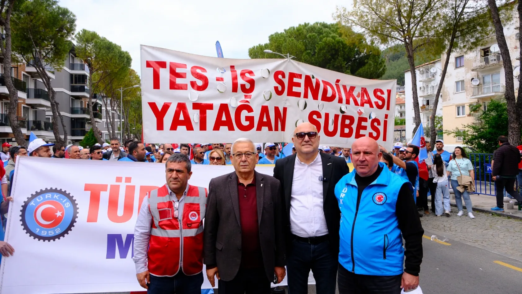 Yatağan Belediye Başkanı Başkanı Günay Emekçilerle Omuz Omuza