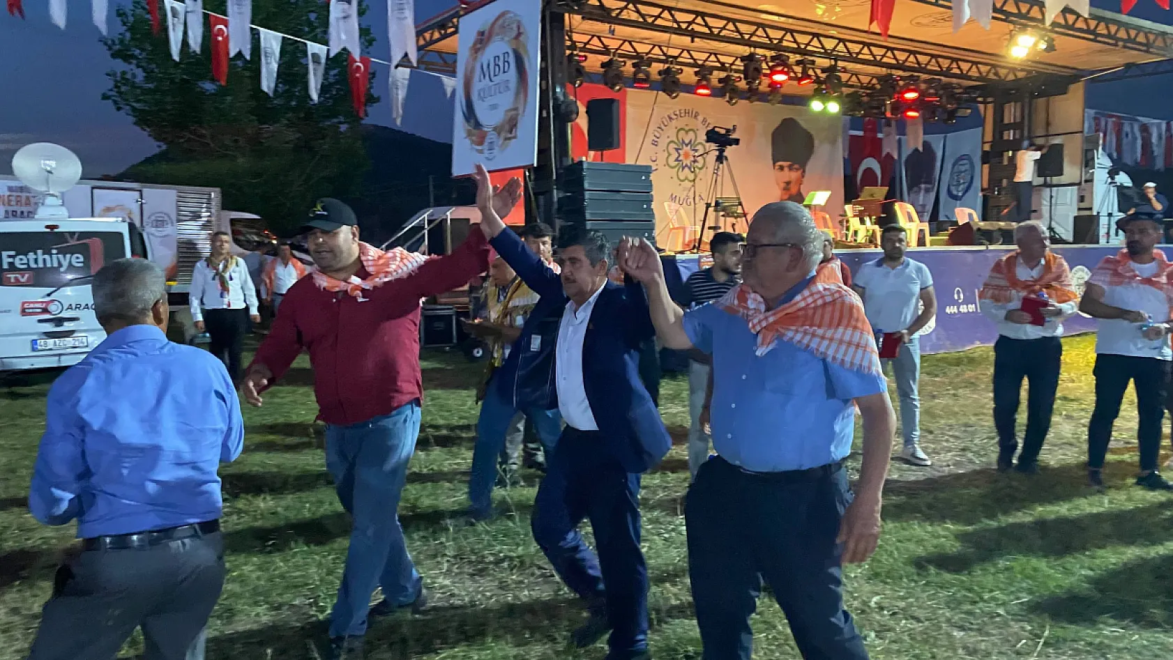 Yayla Çobanisa Yörük Şenliği'nde Şenlik Ağası Belli Oldu: Veli Deveci 200 Bin TL ile Ağa Seçildi