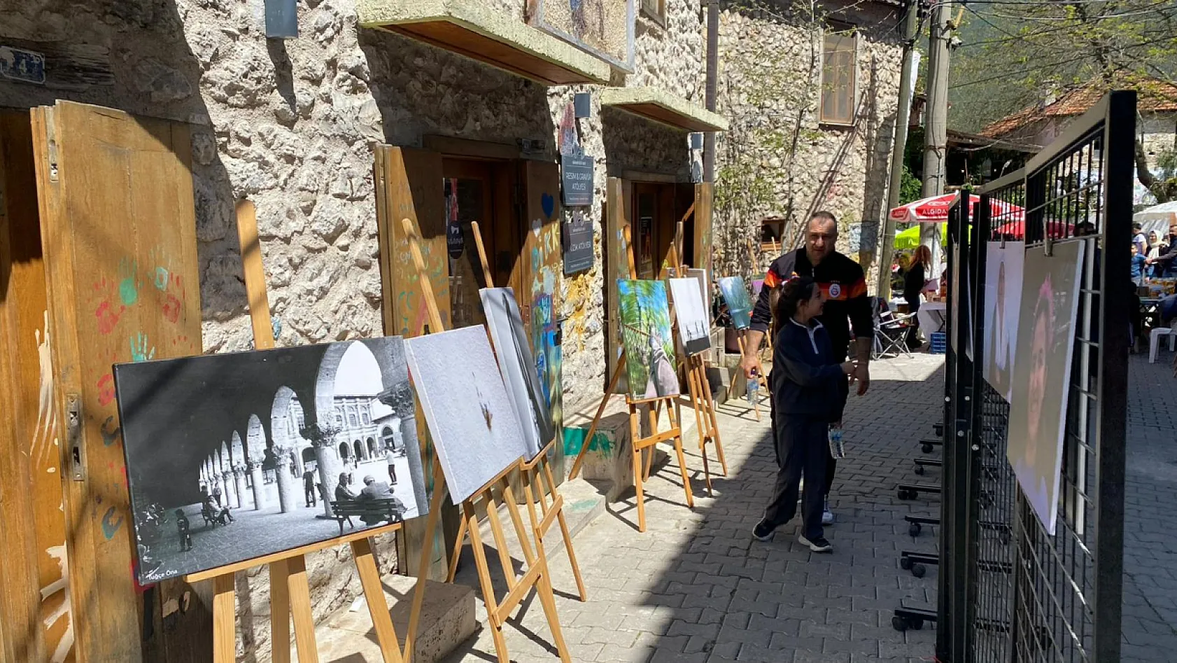 Yeşilüzümlü Festivalinde Fotoğraf Sergilerine Yoğun İlgi