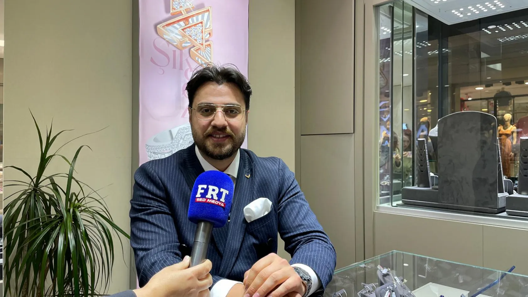 Yüzde 50'ye varan indirimler: Fethiye Sina Pırlanta artık Pazar günleri de açık