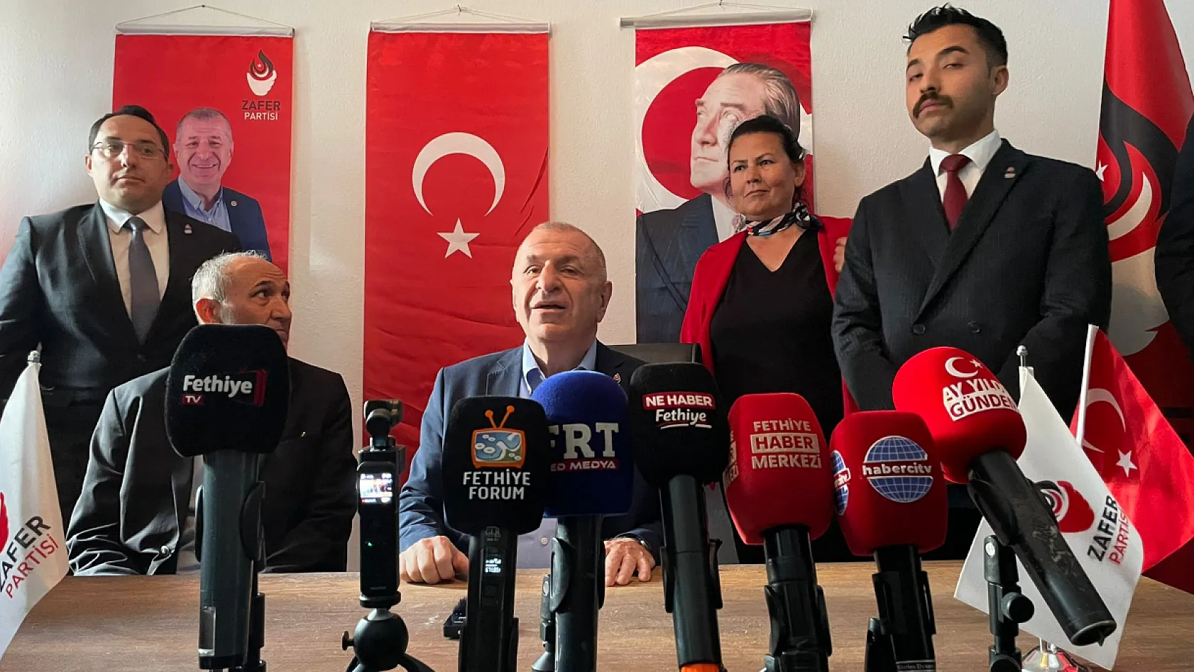 Zafer Partisi Genel Başkanı Ümit Özdağ, Fethiye'de İlçe Başkanlığı Açılışına Katıldı