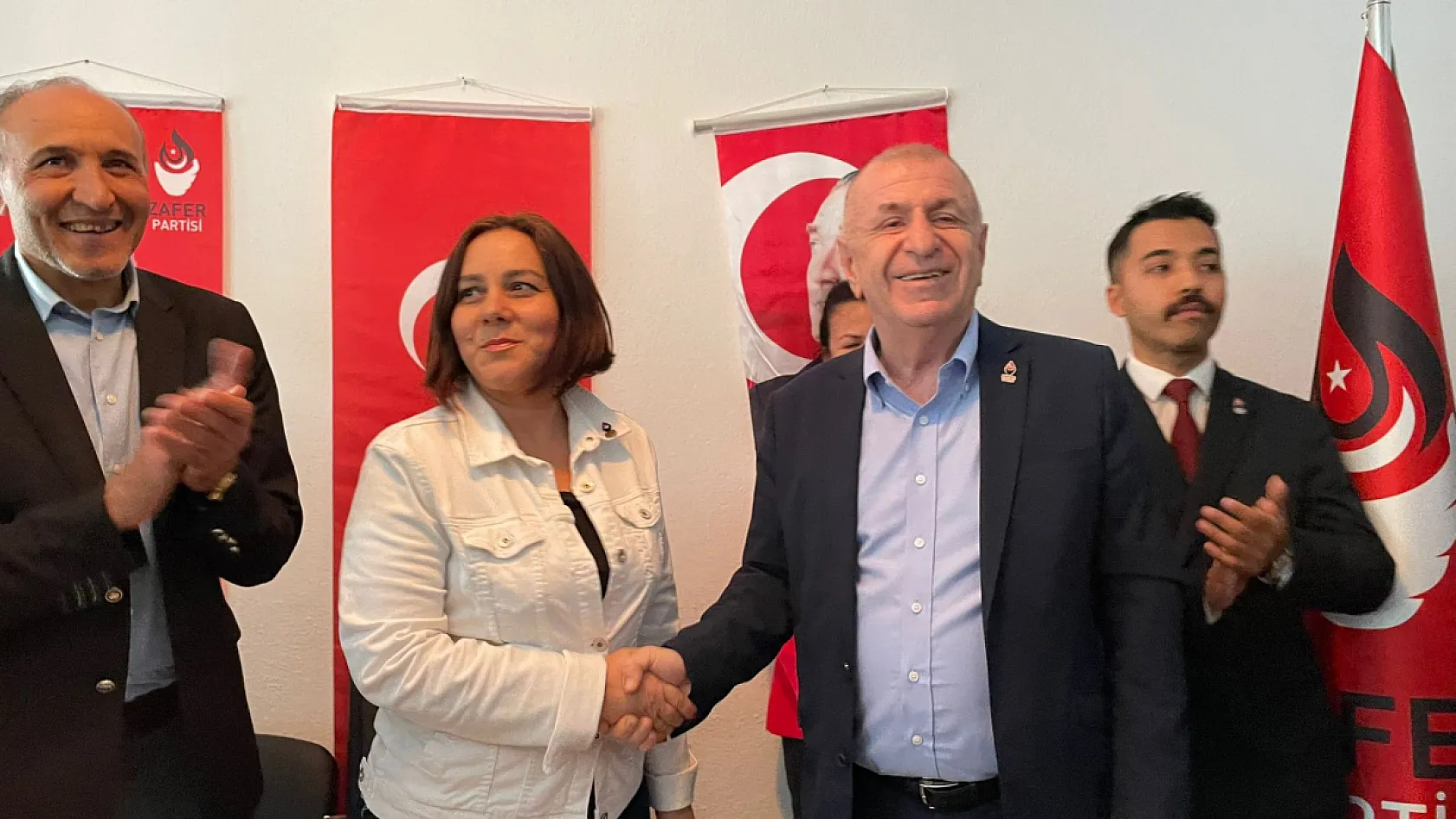 Zafer Partisi Genel Başkanı Ümit Özdağ, Fethiye'de İlçe Başkanlığı Açılışına Katıldı
