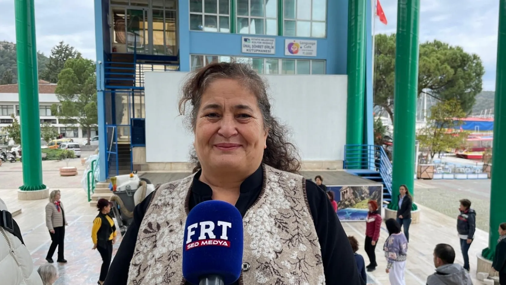 CHP Fethiye Kadın Kolları'ndan 8 Mart'a özel zeybek gösterisi