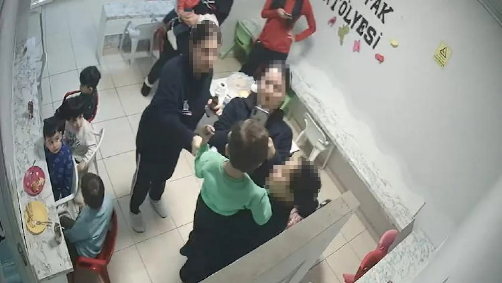 Skandal! Kreşte eğitmen 3 yaşındaki çocuğa işkence çektirdi