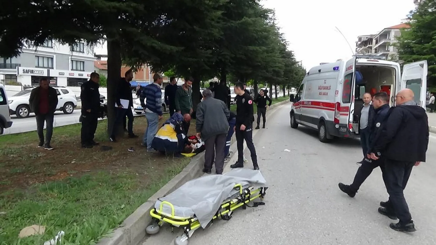 Anne ile oğlu ehliyetsiz sürücünün çarpması sonucu ağır yaralandı