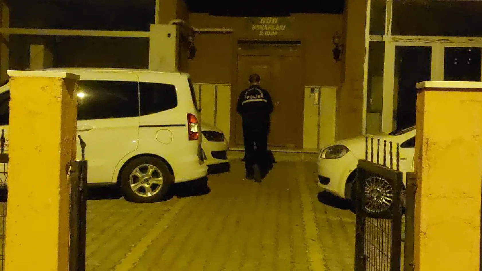 Aile katliamı: Eşini ve 5 yaşındaki çocuğunu öldürdükten sonra intihar etti