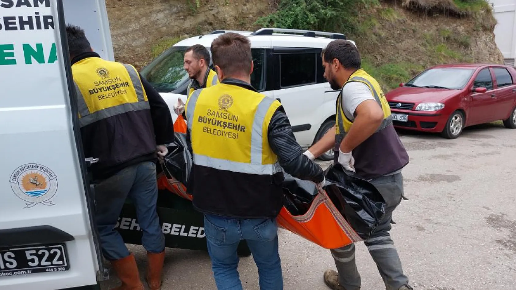 5 aylık hamile kadın iple asılı halde ölü bulundu