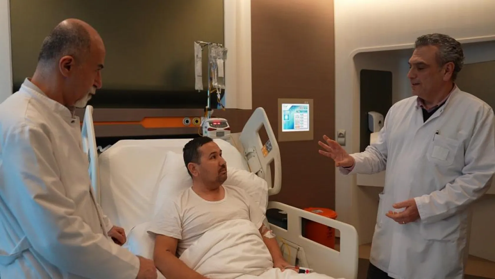 Kalbinde dev tümör bulundu, Türkiye'de hayata döndü