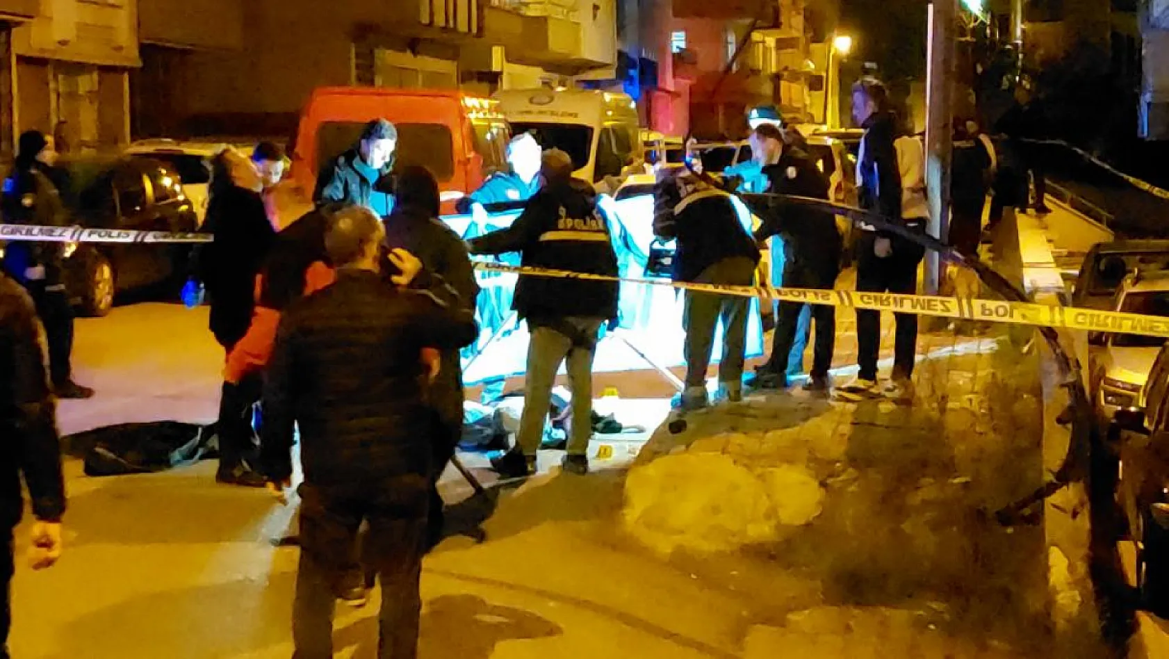Koca dehşeti: Eşini sokak ortasında öldürdü