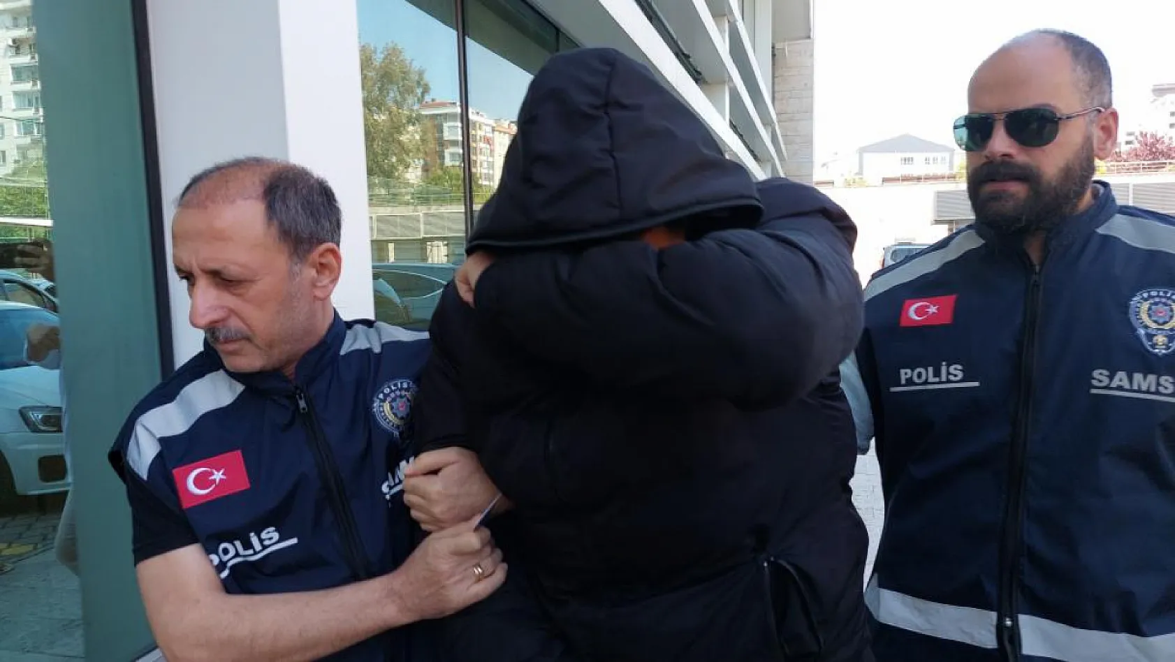 16 yaşındaki çocuk sokak ortasında kuzenini vurdu: Baba: 'Ben dedim vur diye'