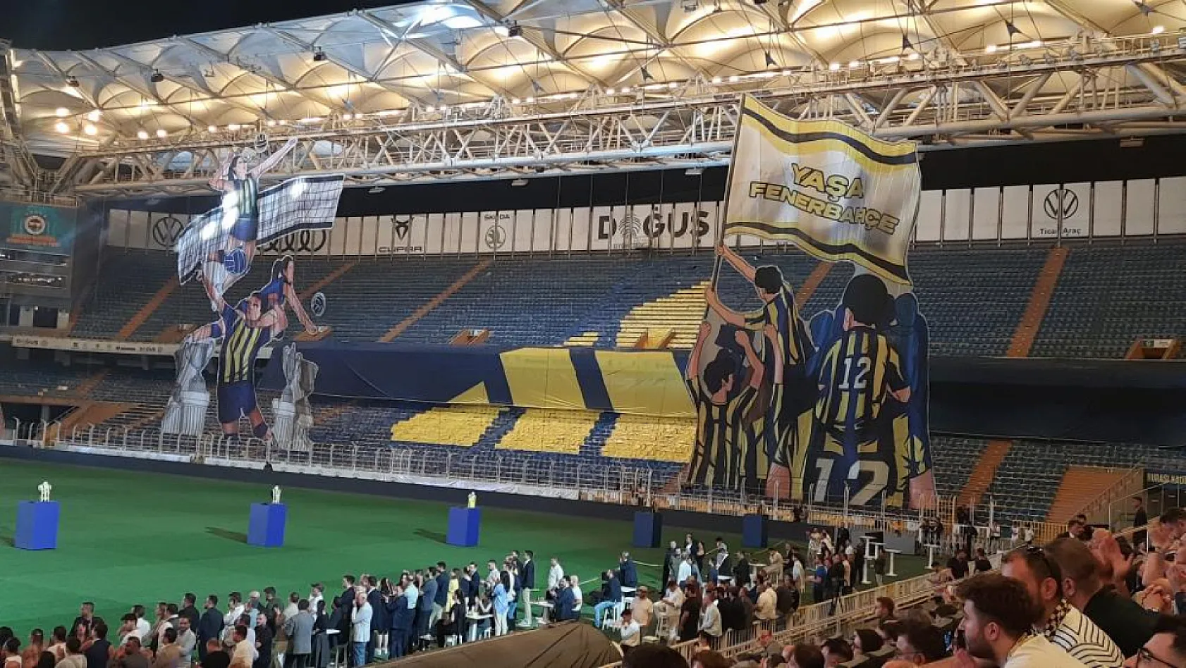 Fenerbahçe'nin 2025-2026 sezonu formalarının lansmanı yapıldı