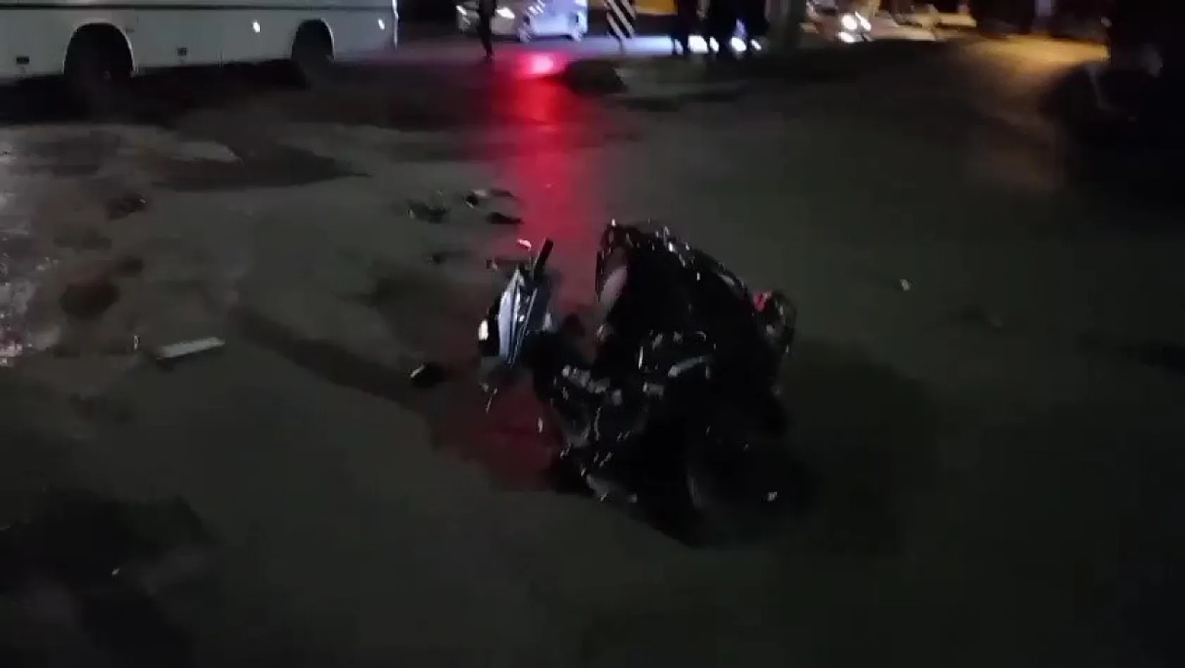 Trafik kazasında sürücülerden birisi kaçtı, diğeri alkollü çıktı