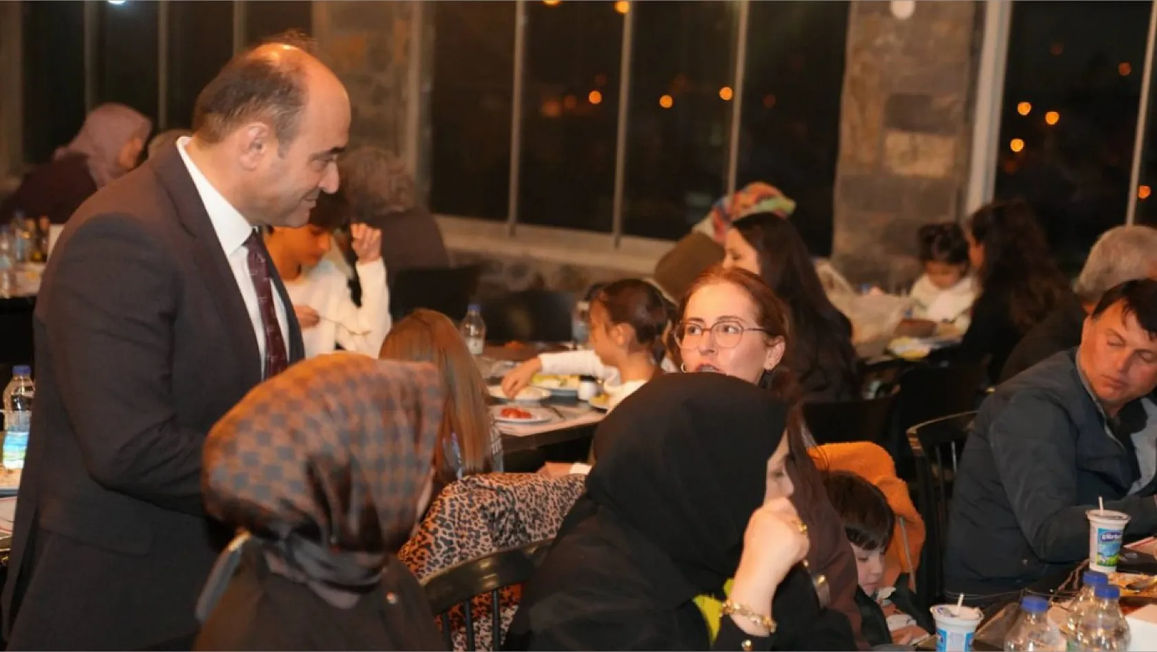 Başkan Akdenizli, İftarda Meclis Üyeleri ve Aileleriyle Buluştu