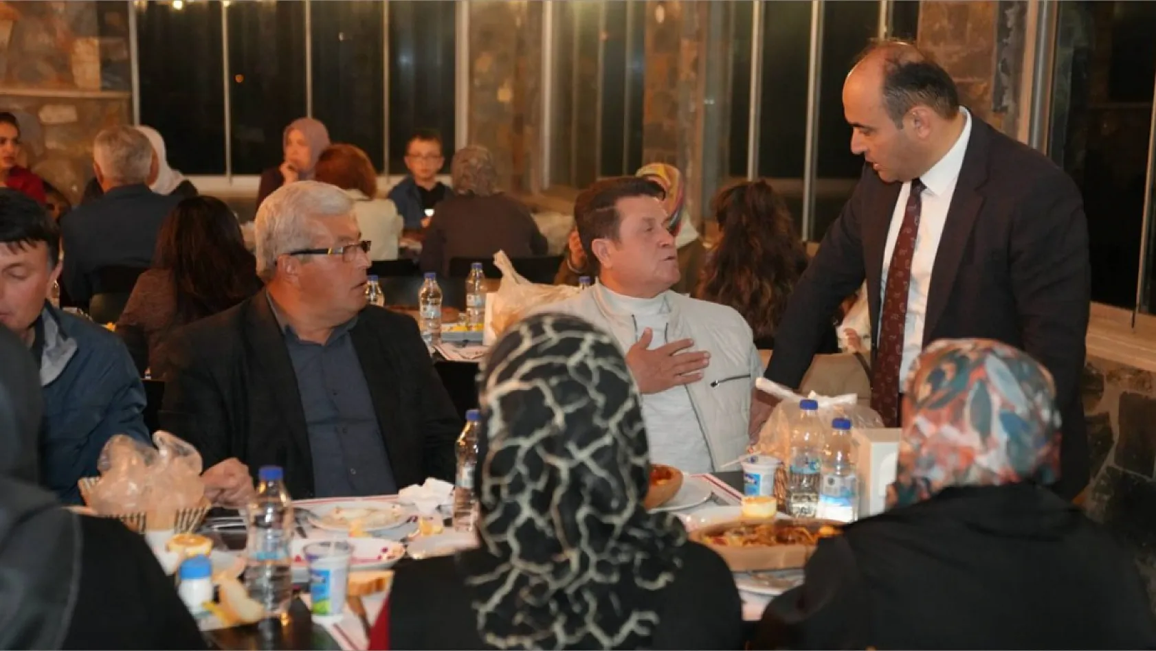 Başkan Akdenizli, İftarda Meclis Üyeleri ve Aileleriyle Buluştu