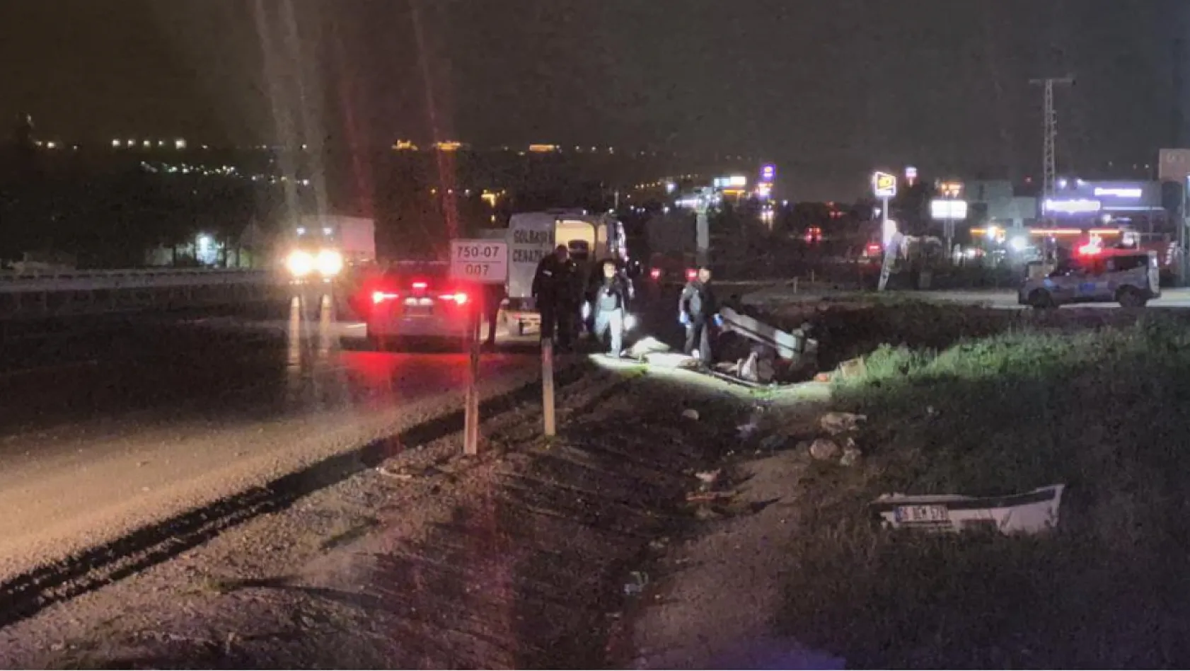 Feci Kaza: Otomobil Takla Attı, 1 Ölü, 2 Yaralı