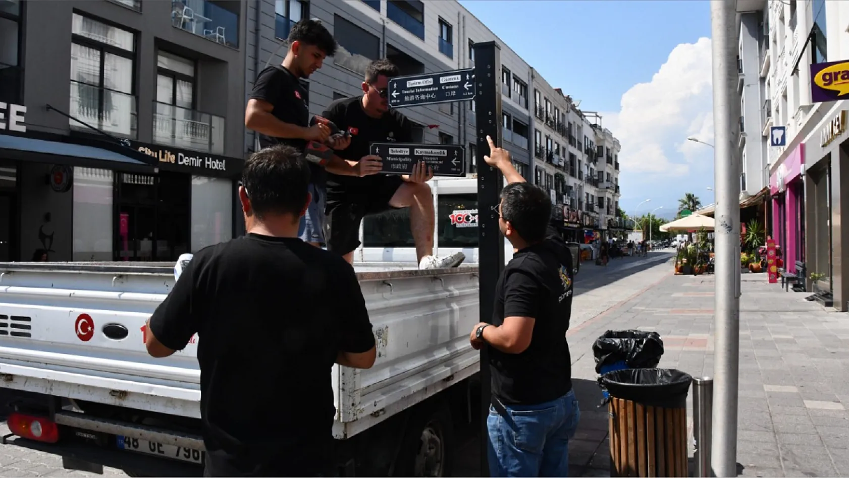 Fethiye Sokaklarında Çok Dilli Dönem Başlıyor