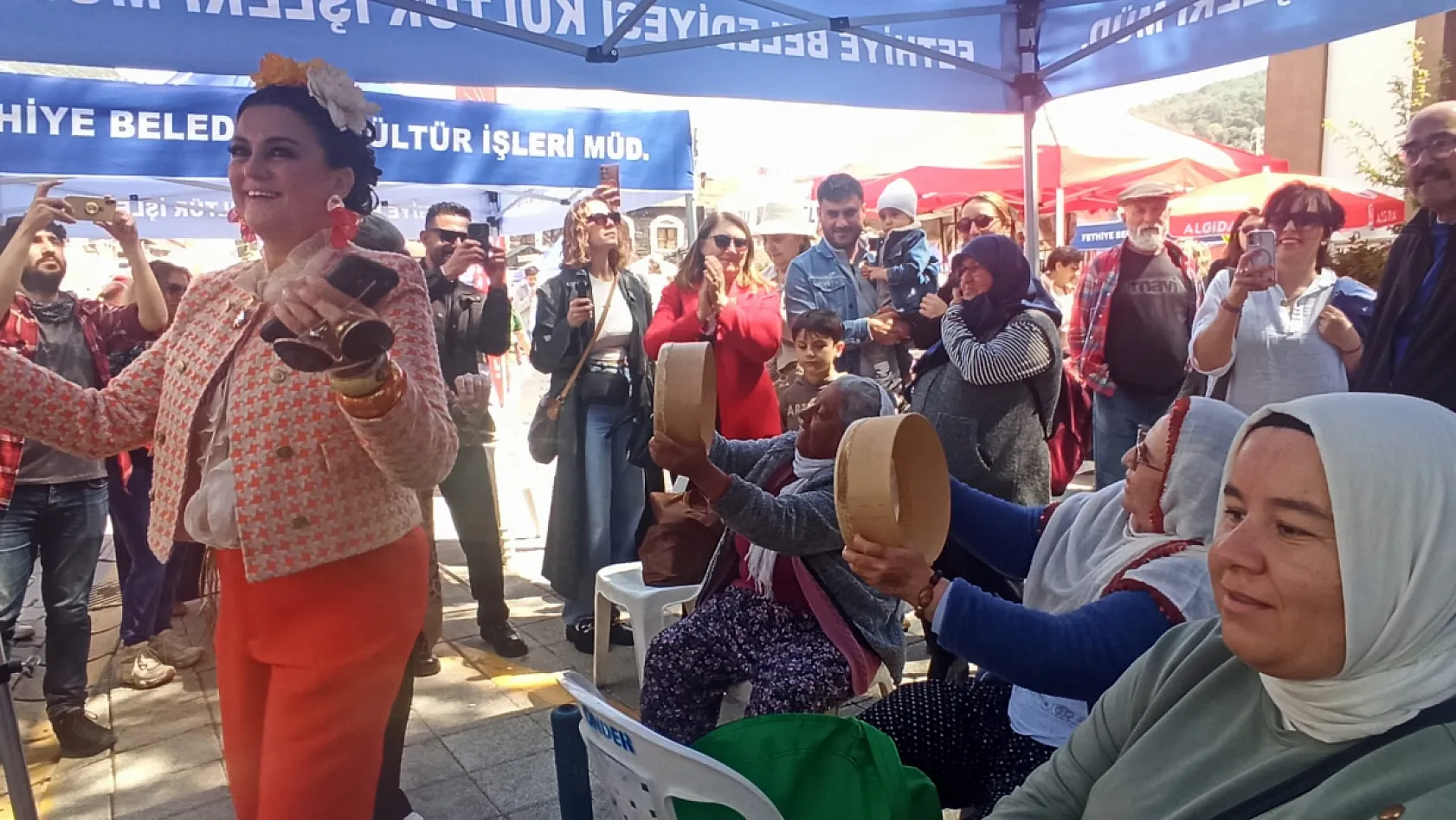 Sahrap Soysal 15. kez Fethiye Yeşilüzümlü Kuzugöbeği Festivali'nde