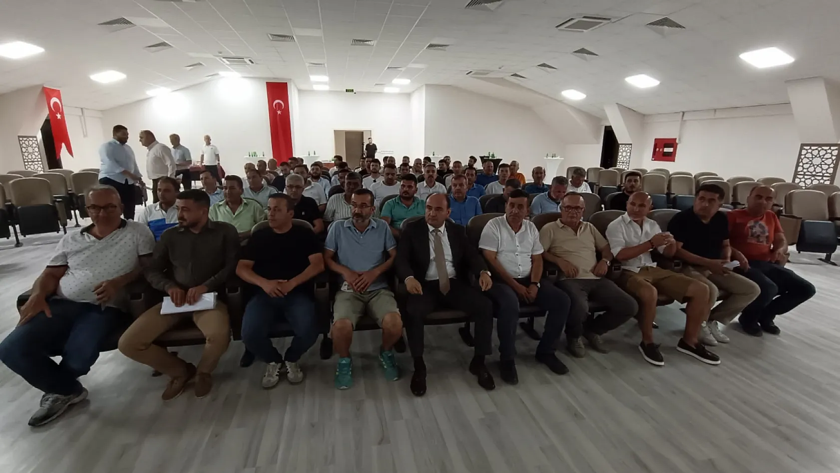 Seydikemerspor'da Güven Tazelendi Başkan Önder Akdenizli Yeniden Seçildi