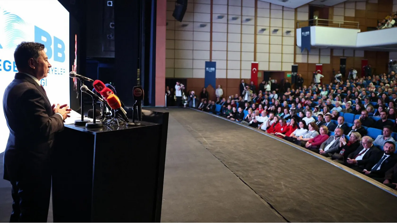 Muğla Büyükşehir Başkanı Ahmet Aras İzmir'de Afet Söyleşisine Katıldı