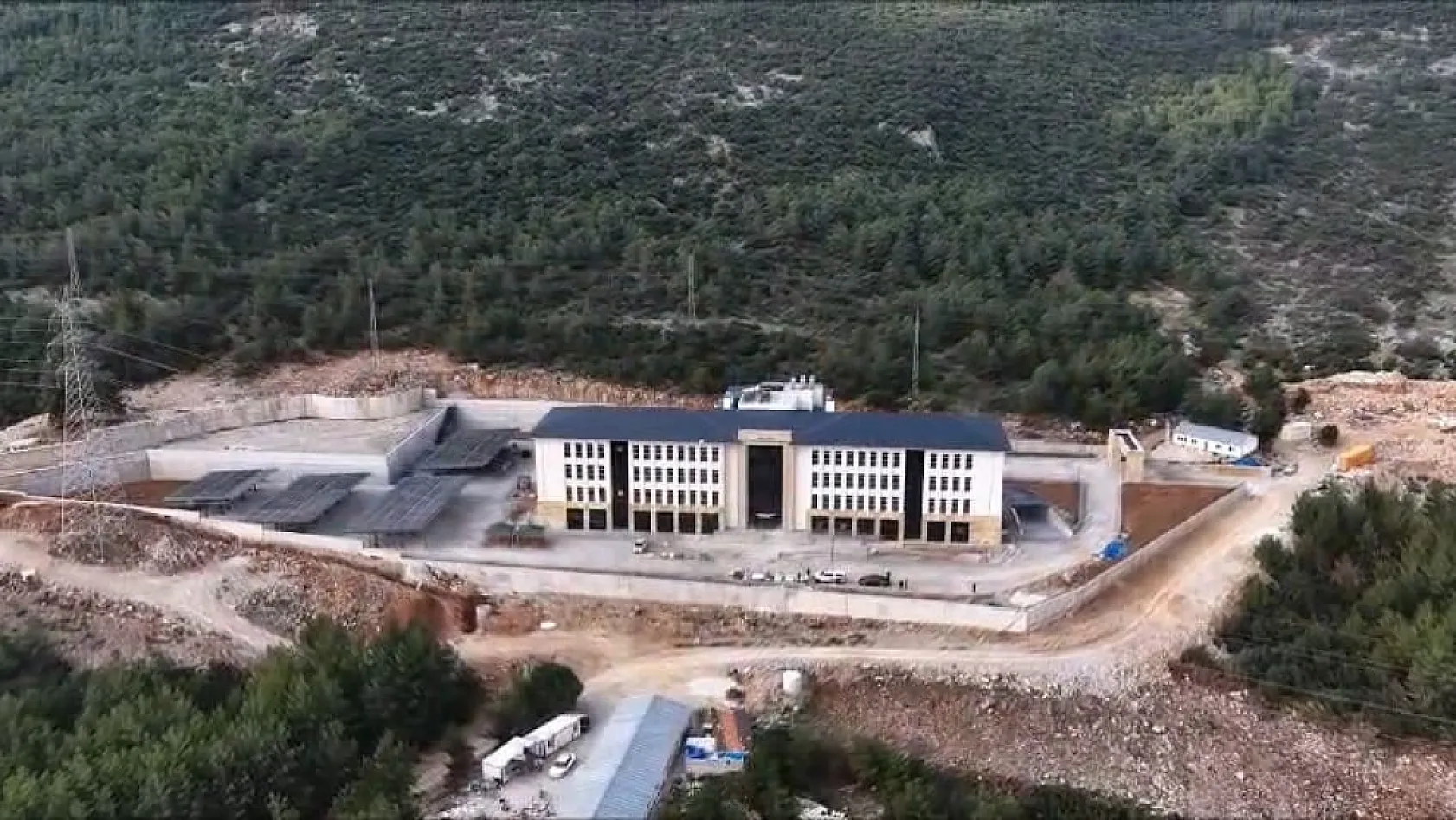 Muğla Valisi Akbıyık, Yeni Hizmet Binasında İncelemelerde Bulundu