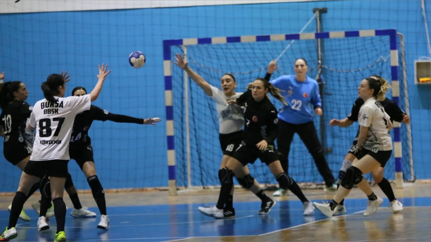 Yalıkavakspor'dan Bodrum'da kritik zafer