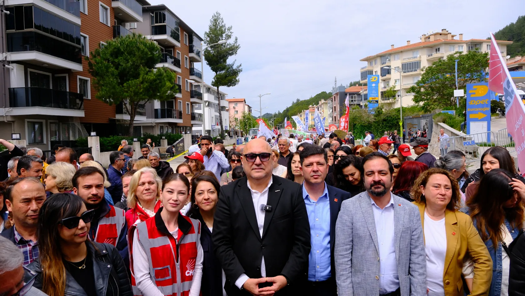Yatağan Belediye Başkanı Başkanı Günay Emekçilerle Omuz Omuza