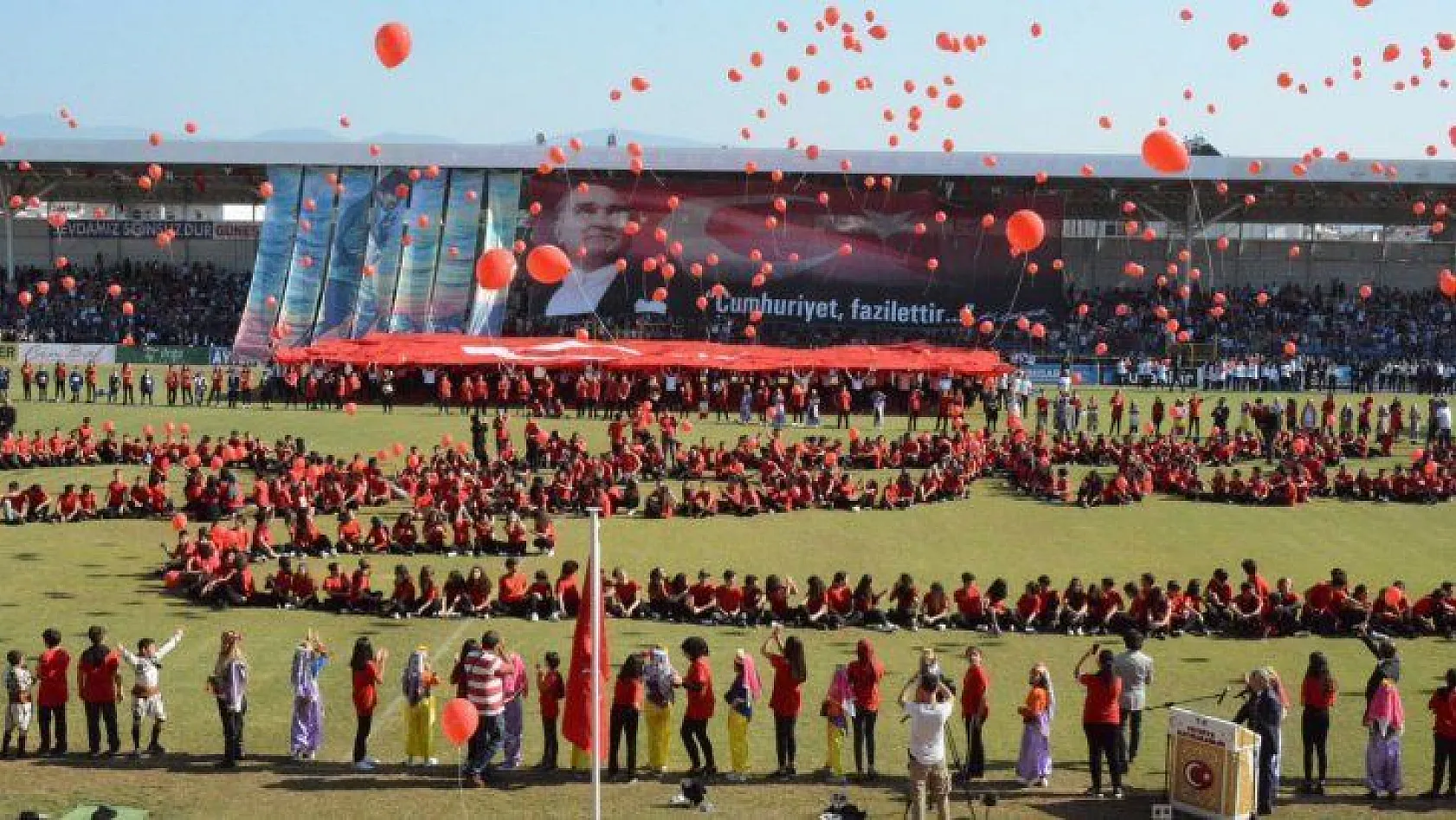29 Ekim Cumhuriyet Bayramı Fethiye'de de coşkulu geçti