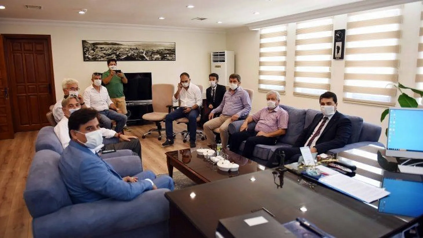 DP Genel Başkanı Gültekin Uysal,  Alim Karaca'yı ziyaret etti