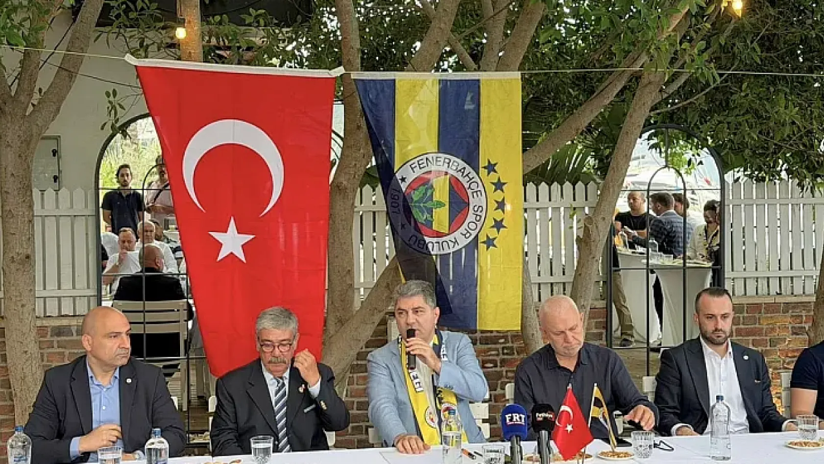 Fenerbahçe Başkan Adayı Hakan Safi, Fethiye'de Coşkuyla Karşılandı