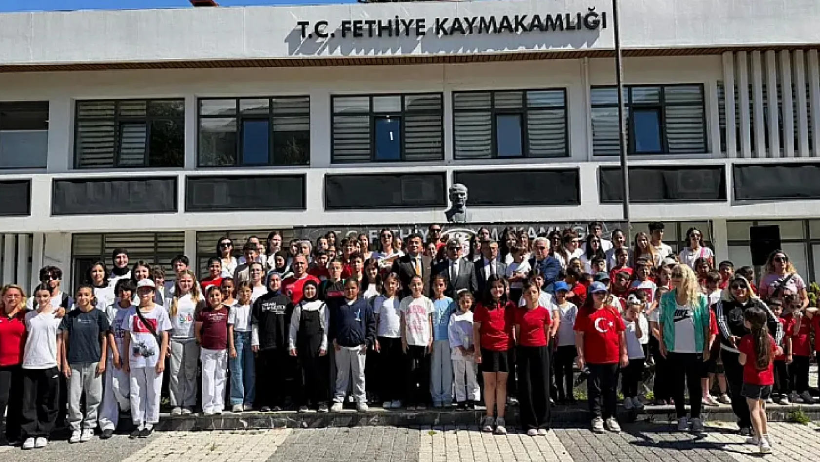 Fethiye'de 15-21 Mayıs Gençlik Haftası Çelenk Töreniyle Başladı