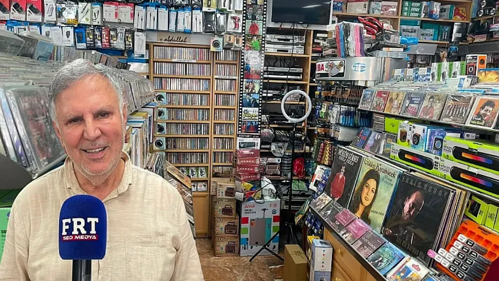 Fethiye'de 43 yıllık müzik hafızası: Kasetten dijitale uzanan bir ömür