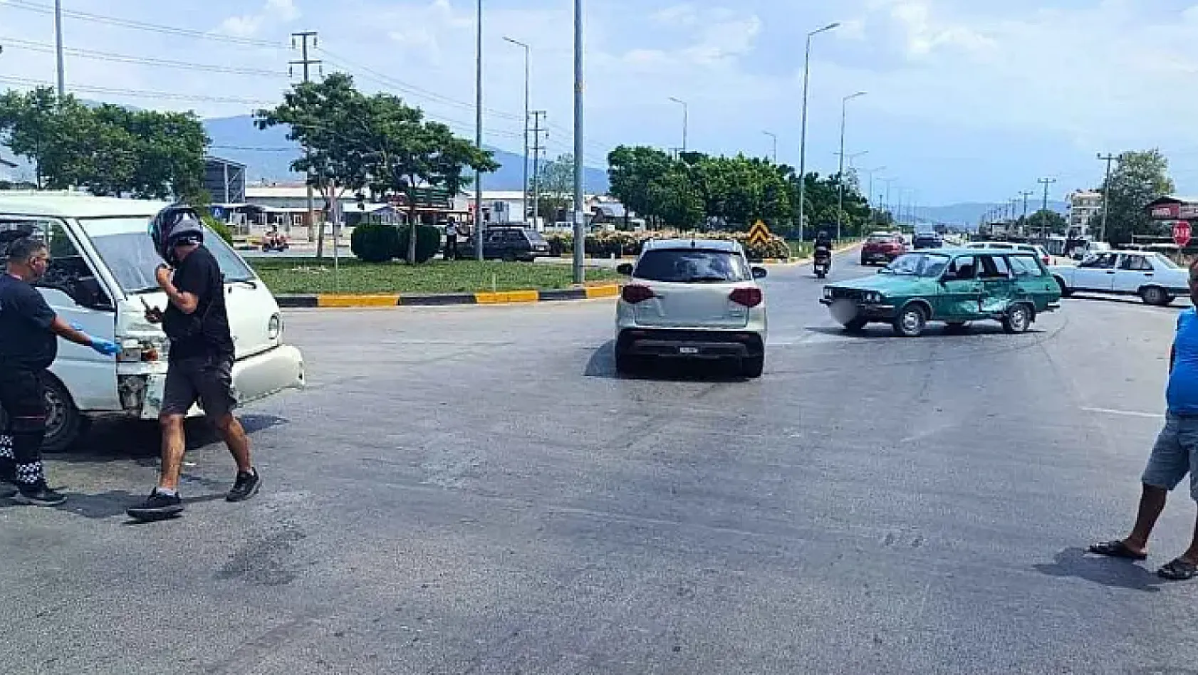 Fethiye'de Çamköy Kontrolsüz Kavşakta Trafik Kazası