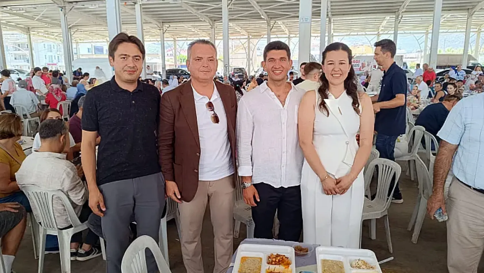 Fethiye'de Çıralı ailesinin mutlu günü öncesi geniş katılımlı buluşma