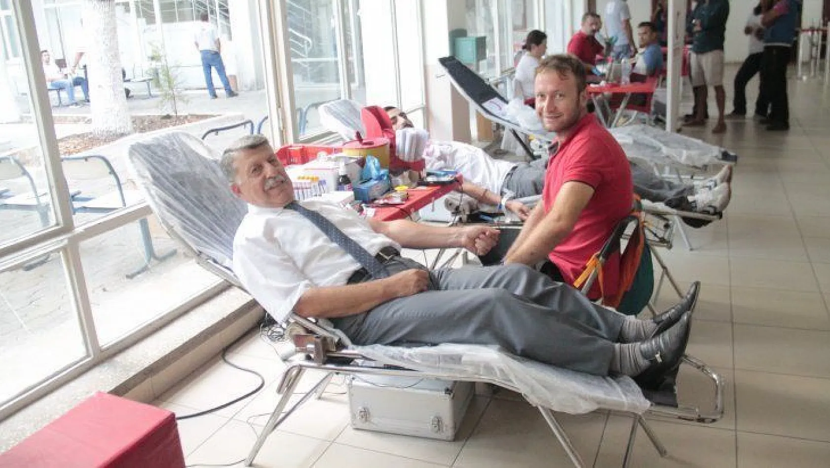 Fethiye Kaymakamlığı personelinden kan bağışı