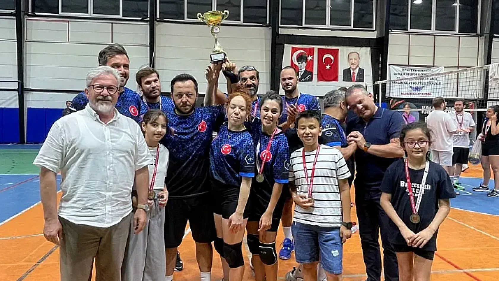Fethiye Kurumlar Arası Voleybol Turnuvası'nda Şampiyon Esnaf ve Sanatkarlar Odası