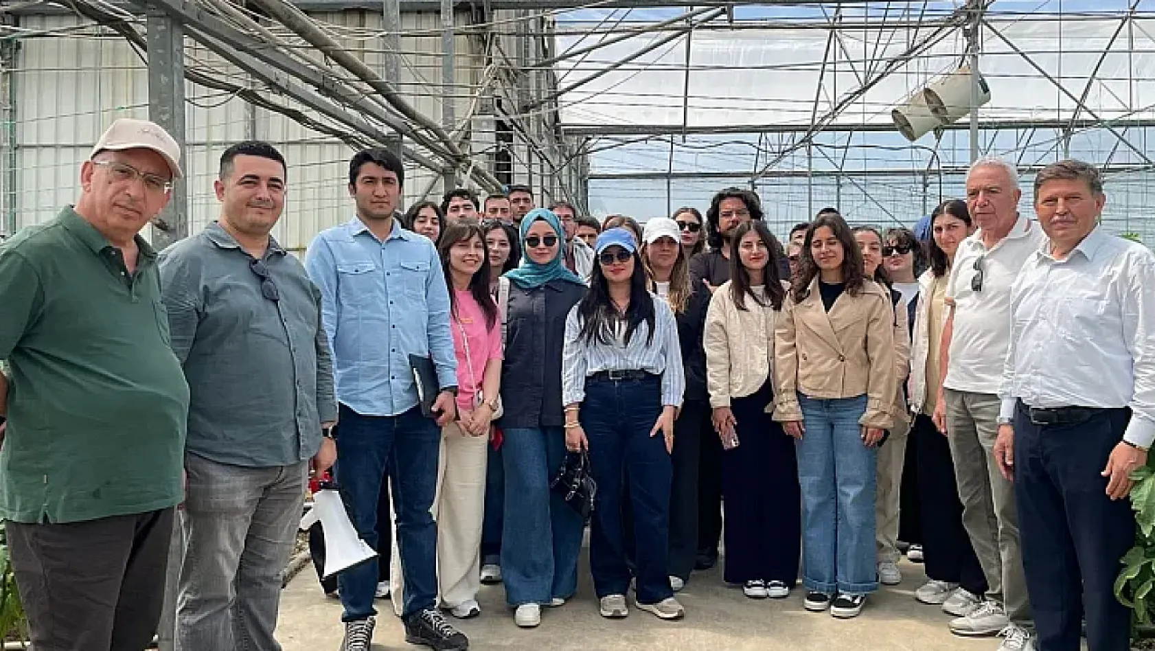 Geleceğin ziraatçıları Fethiye'de sahada eğitim aldı, modern seracılığı yerinde öğrendi