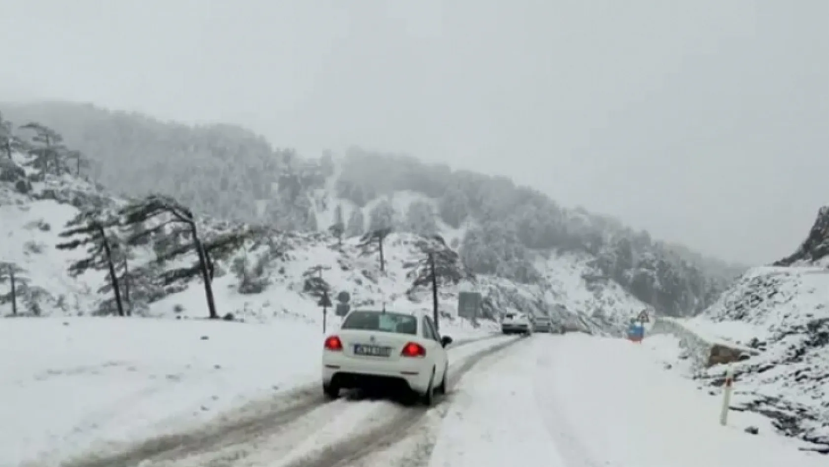 Karabel'de şiddetli kar yağışı